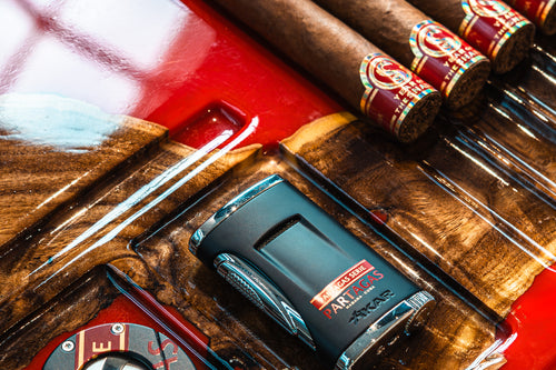 Exclusive Cigar Tray aus Epoxidharz und Wurzelholz