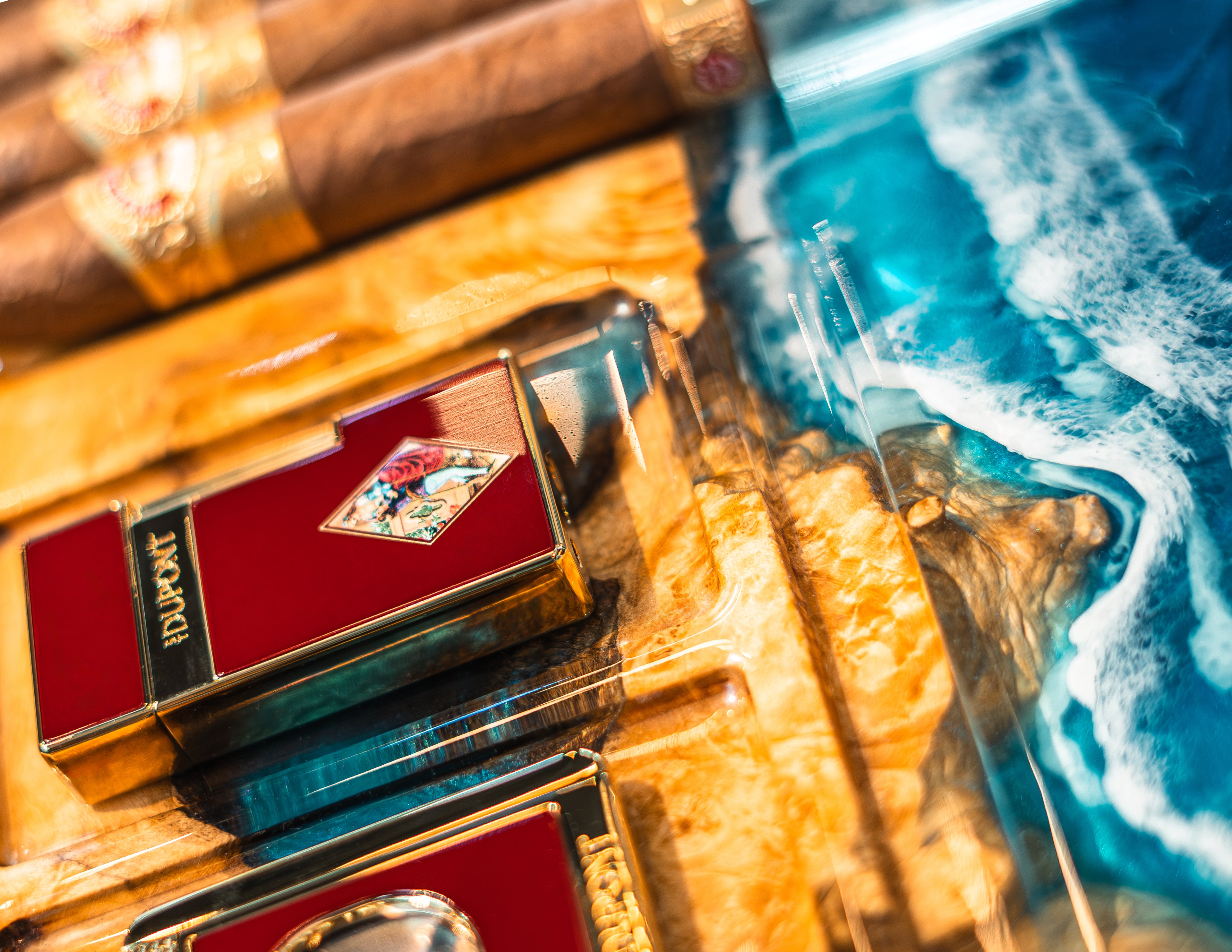 Exclusive Cigar Tray aus Epoxidharz in Ocean Design mit Wurzelholz
